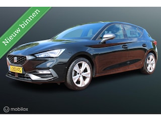 Seat Leon 1.5 TSI FR 150 PK Business Intense, Donker glas, Pdc voor + achter. Cruise, Clima, Navi, App connect
