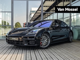 Porsche Panamera 4.0 Turbo E-Hybrid | NIEUW MODEL | ACTIVE RIDE | PANORAMA | 4WIELBESTURING | SPORT DESIGN | PASSENGER DISPLAY | SOFT CLOSE | 360 CAMERA | BOSE | PDLS+ | INNODRIVE | 14-WEG STOELEN | GEWRAPT IN DONKERGRIJS METALLIC |