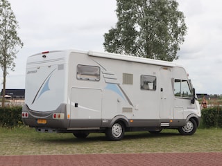 Hymer B 614 2.8 JTD 126PK / Dwars bed / Hefbed / Garage / Camera / Cruise control
