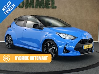 Toyota Yaris 1.5 Hybrid 130 Launch Edition - ORIGINEEL NEDERLANDSE AUTO - AFKOMSTIG VAN 1E EIGENAAR - DEELS LEDEREN BEKLEDING - PARKEERSENSOREN VOOR/ ACHTER - NAVIGATIE - HEAD UP DISPLAY - STUUR EN STOELVERWARMING - 17 INCH LICHT METALEN VELGEN - JBL AUDIO - DODEHOEK DETECTIE