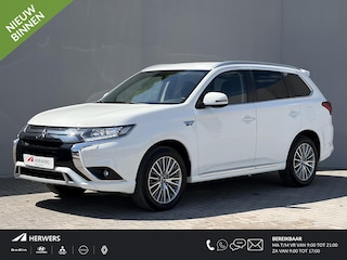 Mitsubishi Outlander 2.4 PHEV Intense+ / 8 jaar Garantie / Afneembare Trekhaak 1.500 KG Trekgewicht / Dealer Onderhouden / Camera / Apple Carplay Android Auto / Elektrisch Verstelbare Stoel / Navigatie / Stoel Verwarming / Keyless Entree/Start /