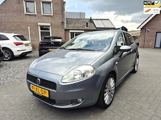 Fiat Punto Grande 1.4-16V Sport Airco 17 Inch sportvelgen 6 versnellingen