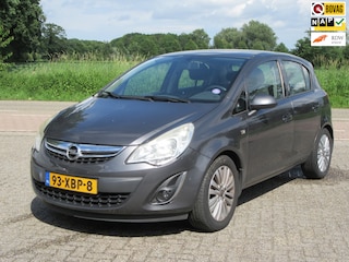 Opel Corsa 1.4-16V Cosmo + Trekhaak