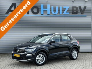 Volkswagen T-Roc 1.0 TSI Style Trekhaak LMV Airco ACC PDC voor en achterzijde