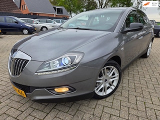 Lancia Delta 1.8-16V Di Oro 2010. Automaat/Climate/Cruise/Leder/Xenon/Trekhaak etc..