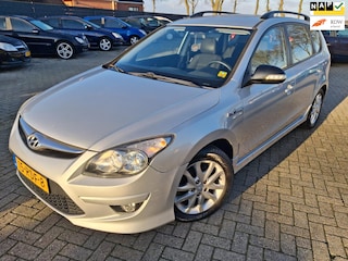 Hyundai i30 CW 1.6i i-Motion 2011. Climate/Cruise/Trekhaak etc.. APK 12-2026