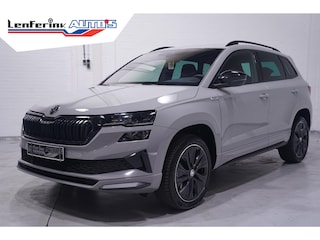 Skoda Karoq 1.5 TSI ACT Sportline Business NAP Camera Wegklapbare trekhaak Appple Carplay Stuur- en stoelverwarming v+a