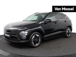 Hyundai Kona Comfort Smart 64.8 kWh | Uit Voorraad Leverbaar | Apple Carplay/Android Auto | Dodehoek Detectie | Long Range | Achterklep Elektrisch | Stoelverwarming | Stuurwielverwarming |