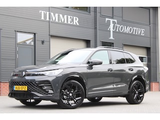Volkswagen Tiguan 1.5 eTSI R-Line Edition - R Line binnen en buiten - 360 camera - 20 inch Stoelmassage - Weinig kilometers - IQ Light - Black Style - Adaptive cruise