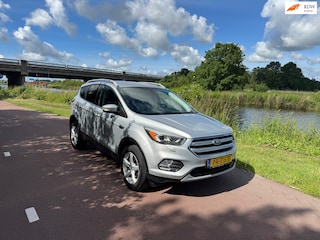 Ford Kuga 1.5 Titanium Styling Pack *FACELIFT* *Luxe uitv.*