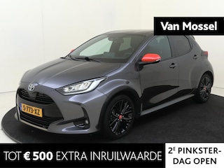 Toyota Yaris 1.5 Hybrid Executive | airco automatisch | Apple Carplay/Android Auto | Autonomous Emergency Braking | cruise control adaptief | dodehoek detectie | LED koplampen | lederen/stof bekleding | lichtmetalen Zwarte velgen 17" | navigatiesysteem full map | voorstoelen verwarmd