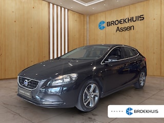 Volvo V40 1.6 T2 Momentum | Navigatie | Trekhaak | Bluetooth telefoonverbinding | DAB | Lichtmetalen velgen |