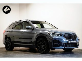 BMW X1 xDrive25e M Sport|Pano dak|Trekhaak|Led|19 inch|Leder