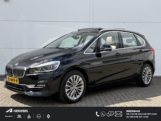 BMW 2-serie Tourer 218i High Executive / Trekhaak (  1300 kg ) / Parking Pack / Panorama dak /