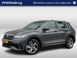Volkswagen Tiguan 1.4 TSI eHybrid R-Line Business+ / Digitaal dashboard / Zwenkbare trekhaak / Navigatie / Camera / Parkeersensoren V+A /