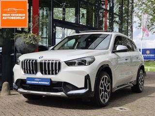 BMW X1 xDrive25e | Panoramadak | Leder | Navigatie | PDC + camera | Stoelverwarming | LM Velgen |