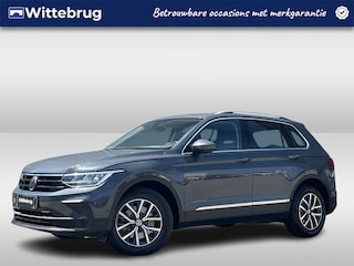 Volkswagen Tiguan 1.4 TSI eHybrid 245PK Life / Zwenkbare Trekhaak / Parkeersensoren V+A / Dodehoek Sensor / Stuur + Stoelverwarming / LED