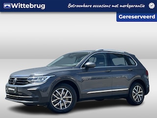 Volkswagen Tiguan 1.4 TSI eHybrid 245PK Life / Zwenkbare Trekhaak / Parkeersensoren V+A / Dodehoek Sensor / Stuur + Stoelverwarming / LED