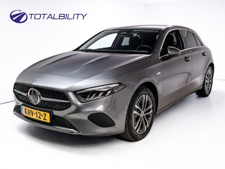 Mercedes-Benz A-klasse 250 e Business Solution Luxury 218 PK | Adaptieve Cruise | Stoel- & Stuurverwarming | Camara | Navigatie | App. connect | Climate control | Automatisch inparkeren