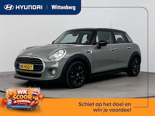 Mini Cooper 5-Deurs 1.5 Business | Navigatie | Sportstoelen | Two tone | Cruise control | Lm-wielen |