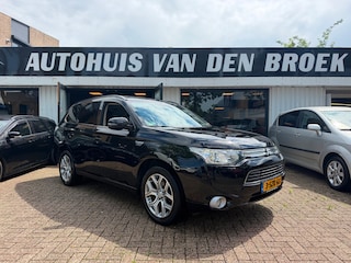 Mitsubishi Outlander 2.0 PHEV|NAP|Pano|Navi|Cruise|Xenon|Leder|Trekh|Lmv|