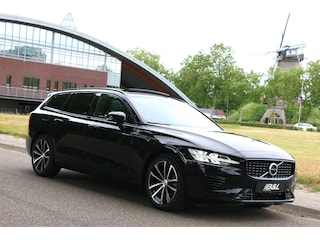 Volvo V60 2.0 T8 Plug-in R-Design Ultimate Dark Hybrid 335kW 456Pk AWD Aut Recharge Black Line Full Option Adaptive CC 1e eigenaar
