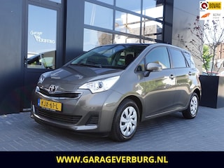 Toyota Verso-S 1.3 VVT-i Dynamic Automaat (Panoramadak,Achteruitrijcamera,Cruise Control,Airco)