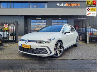 Volkswagen Golf 1.4 eHybrid GTE | Met panoramadak, adaptive cruise, stoel- en stuurwielverwarming en virtual cockpit
