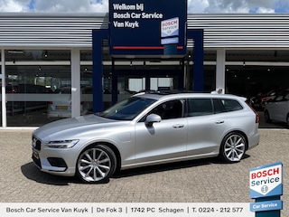 Volvo V60 2.0 T6 Twin Engine AWD Momentum Pro / Luxury Line / NL-auto / 1e eigenaar / Volledig dealer onderhouden / BTW verrekenbaar / HV-Accu verv. bij 97.000 km / Vol-Lederen comfortstoelen / Adaptive Cruise + Pilot Assist / Stoelverwarming voor / Panoramadak / Elektrische trekhaak / Elektrische kofferklep / LED-verllichting / Styling Pack / CarPlay + AndroidAuto / Standkachel /