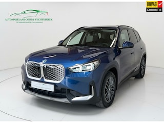 BMW iX1 XDrive30 67 kWh - Panorama - Trekhaak - HarmanKardon - Leder
