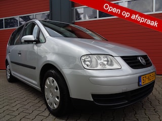 Volkswagen Touran 1.6-16V FSI Trendline Clima Cruise 6-BAK Trekhaak NL-Auto Hoge-Zit