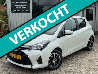 Toyota Yaris 1.3 VVT-i Aspiration|CAMERA|PARK-SENSOREN|CRUISECONTROL|AIRCO|NAP|NL-AUTO|BLUETOOTH|METALLIC|NAVI
