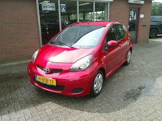 Toyota Aygo 1.0-12V Aspiration Red