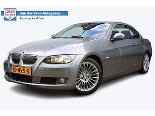 BMW 3-serie Cabrio 325i High Executive 3.0L 6 Cilinder | Elektrisch verstelbare stoelen met memory | Stoelverwarming | Cruise controle | Afneembare trekhaak | Navigatie | Climate controle | Parkeersensoren V+A | 17 Inch LMV | Hardtop | Lederen bekleding |