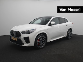 BMW X2 sDrive20i Launch Edition | M Sportpakket | Panoramadak | Apple Carplay/Android Auto | Elek. Trekhaak | Alarm klasse 5 | Adaptieve LED Koplampen | Sfeerverlichting |