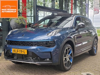 Lynk & Co 01 | Panoramadak | Stuurverwarming | Stoelverwarming | PDC + Camera | Navigatie | Apple Carplay/ Android Auto |