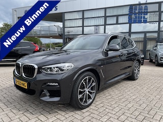 BMW X3 xDrive30d M-Sport High Executive Trekhaak Panoramadak Vol Leder Elektrische Stoelen Head-Up Display Harman Kardon Audio 20 Inch Velgen Life Cockpit Professional Driving Assist Plus Adaptieve Cruise Control Apple Carplay Andr Vol Opties BTW Auto 6-cilinder !