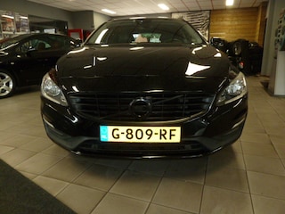 Volvo V60 D3 150pk Start/Stop Geartronic Momentum BLACK LINE