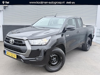 Toyota Hilux 2.4 D-4D Xtra Cab Cool Comfort 4WD Trekgewicht 3500kg incl Airco, Inschakelbare vierwielaandrijving, Sperdifferentieel achter, ABS, Brake Assist, Vehicle Stability Control (VSC), Traction Control (TRC), Hill start Assist Control (HAC), Trailer Sway Control (TSC