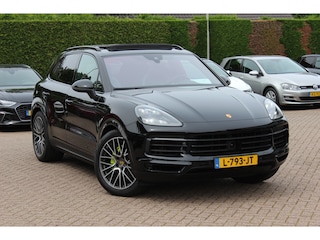 Porsche Cayenne 3.0 E-Hybrid / Panoramadak / Camera / Head-up / Leder / 21'' / Luchtvering / Bose / Sportuitlaat / Sportchrono / Stuur+Stoelverwamring / Dodehoek / DAB / ACC