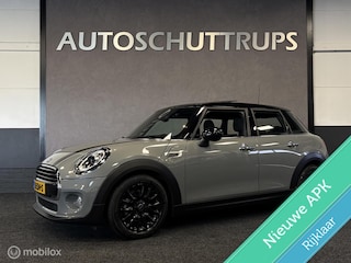 Mini Cooper 1.5 Chili 1e EIG / DEALER O.H. / PANO / AUTOMAAT / NAVI / CLIMA / CRUISE / KEYLESS / UNION JACK LED