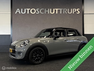 Mini Cooper 1.5 Chili 1e EIG / DEALER O.H. / PANO / AUTOMAAT / NAVI / CLIMA / CRUISE / KEYLESS / UNION JACK LED