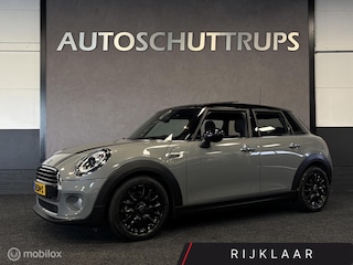 Mini Cooper 1.5 Chili 1e EIG / DEALER O.H. / PANO / AUTOMAAT / NAVI / CLIMA / CRUISE / KEYLESS / UNION JACK LED