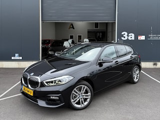 BMW 118I High Executive - Automaat