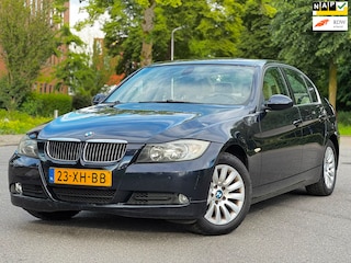 BMW 320i High Executive
