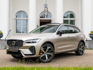 Volvo XC60 2.0 T6 Plug-in hybrid AWD Plus Dark | Pano | Head-up | Harman K | 360 camera |
