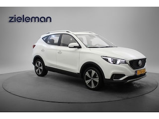 MG ZS Luxury 45 kWh - Carplay, Panorama, Leer, Camera, Stoelverw.
