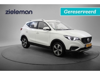 MG ZS Luxury 45 kWh - Carplay, Panorama, Leer, Camera, Stoelverw.