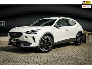 Cupra Formentor 1.4 e-Hybrid VZ Black Edition | Kuipstoelen | Camera | ACC | Elek. Stoelen | 19" lm velgen |