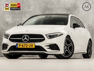 Mercedes-Benz A-klasse 180 AMG Sport Automaat (SCHUIFDAK, SFEERVERLICHTING, GROOT NAVI, LEDER/ALCANTARA, CAMERA, SPORTSTOELEN, STOELVERWARMING, GETINT GLAS, NIEUWSTAAT)